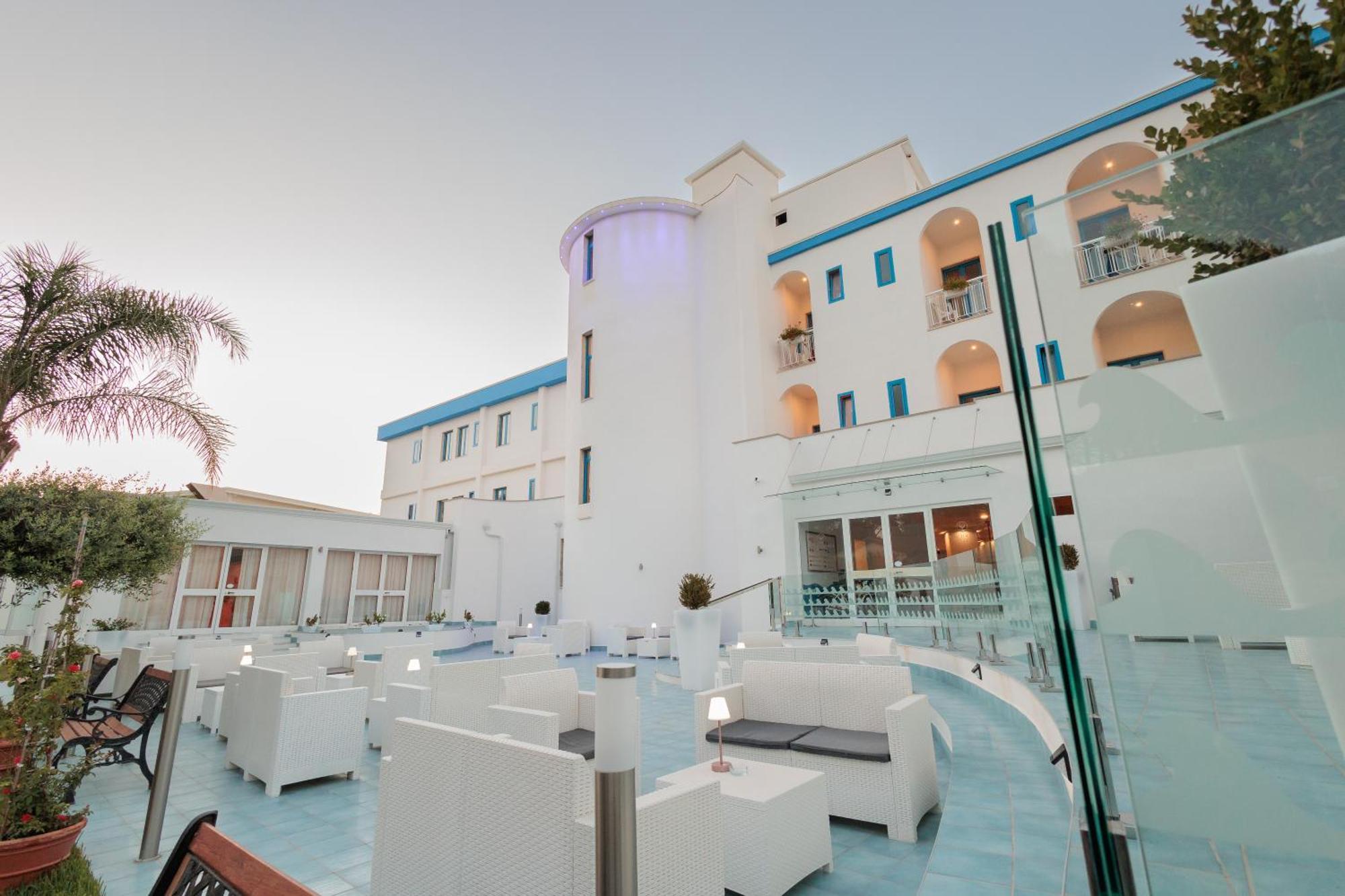 Hotel Poseidonia Mare 3*